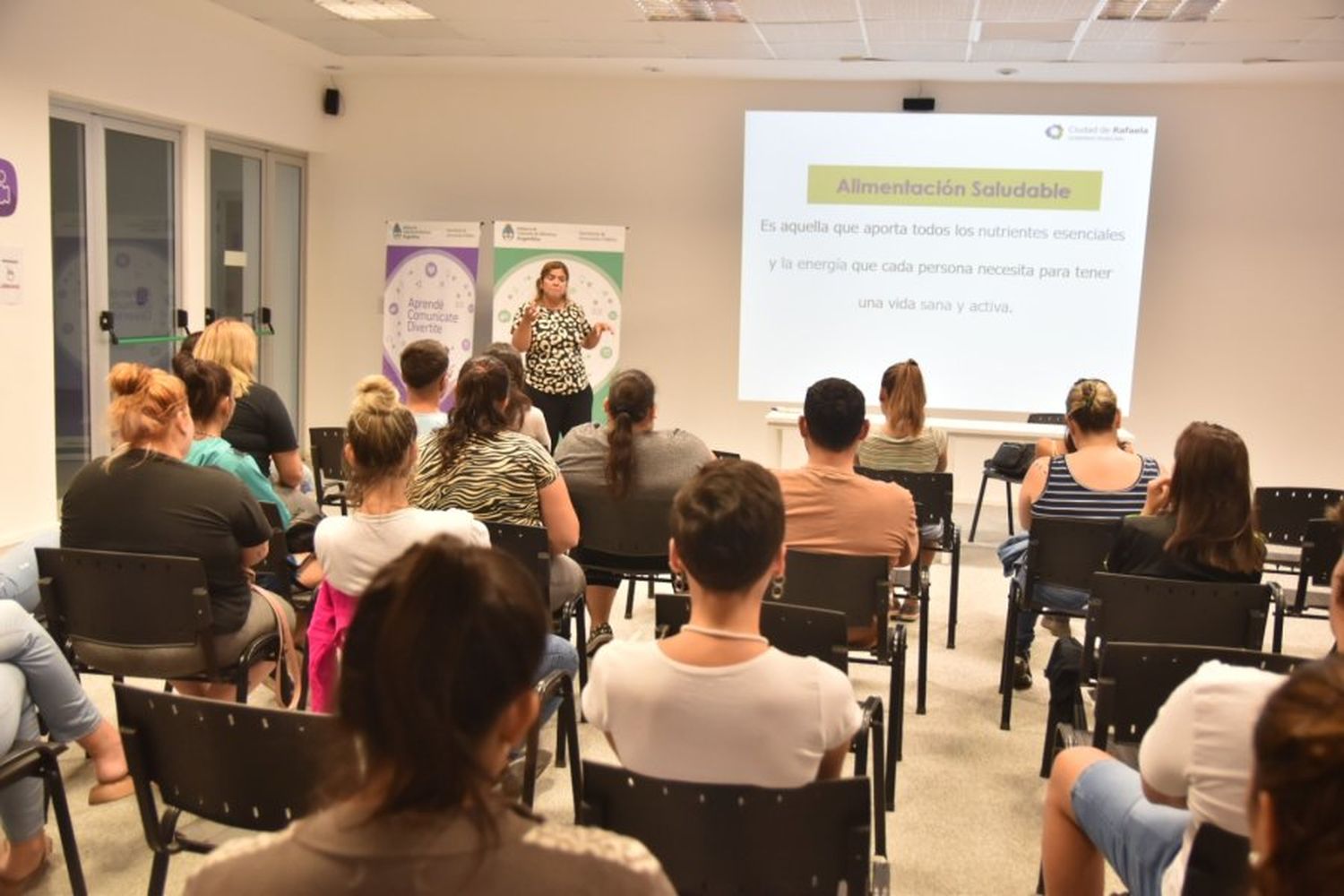 Curso de Manipulación segura y saludable de alimentos en el Centro Recreativo “La Estación”