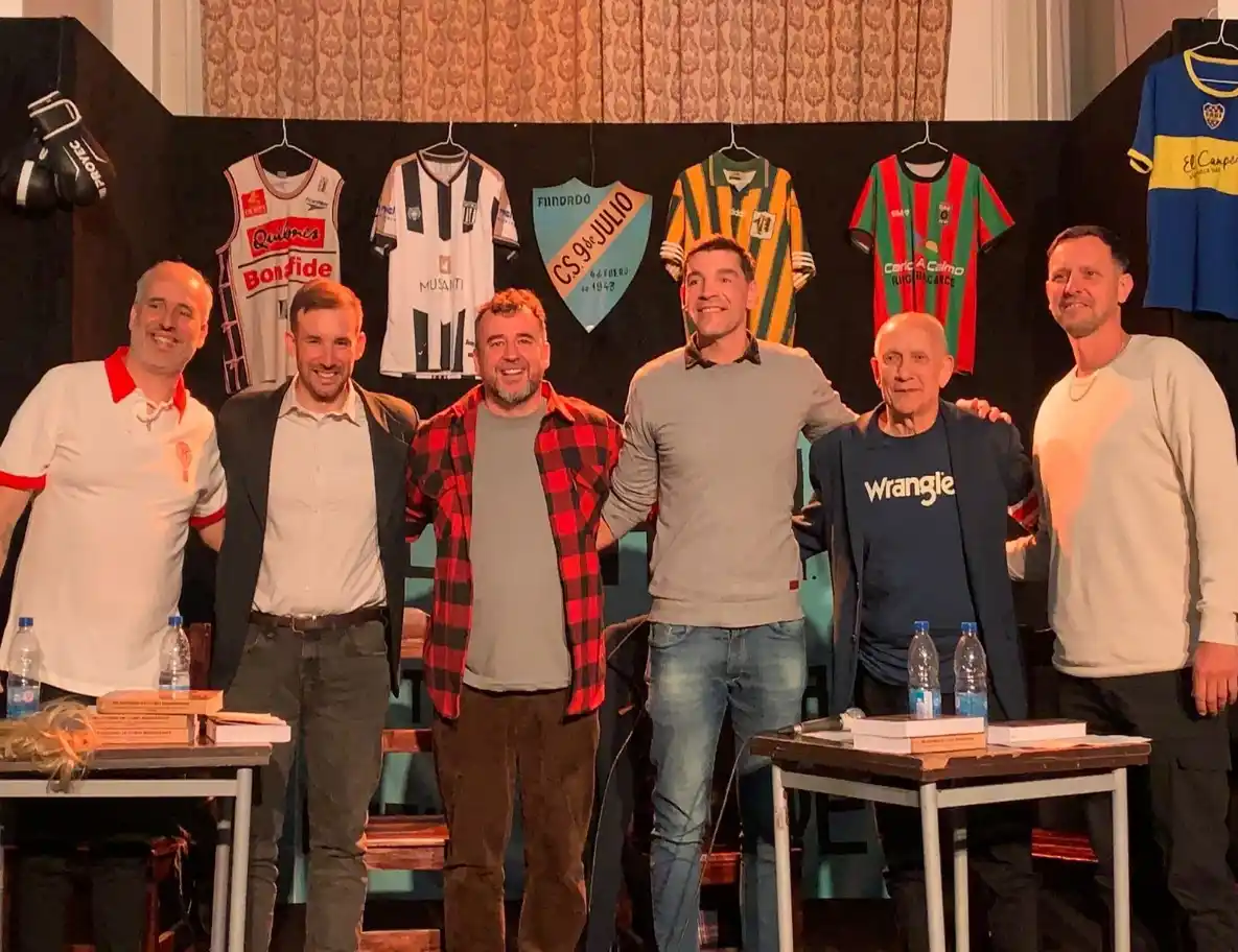 El libro fue recientemente presentado en el Teatro Auditorio de Mar del Plata.