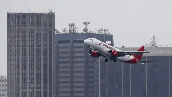 El Gobierno postergó el ingreso de Avianca al mercado low cost
