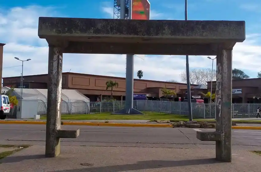 Piden que el municipio ponga en condiciones los refugios de colectivos