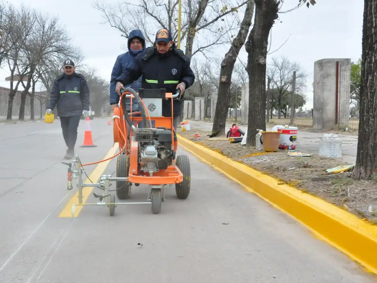 El municipio adquirió maquinaria para demarcación vial de bicisendas