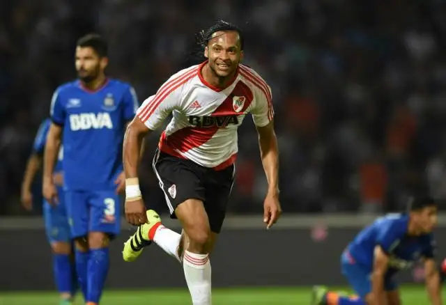 Confirmado: Mina se va a Turquía y De La Cruz llega a River