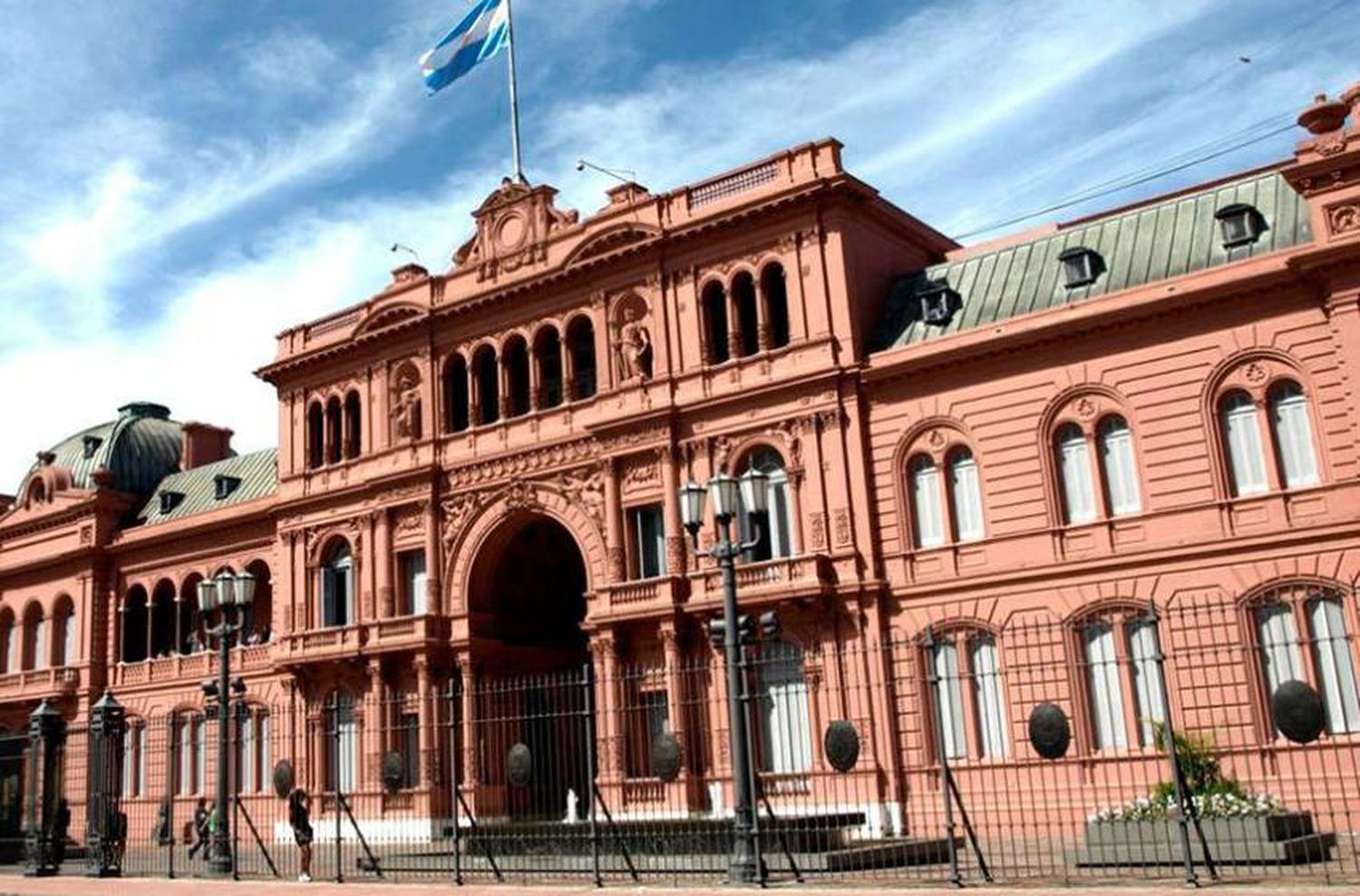 Detuvieron a un hombre armado que quería ver a Macri en Casa Rosada