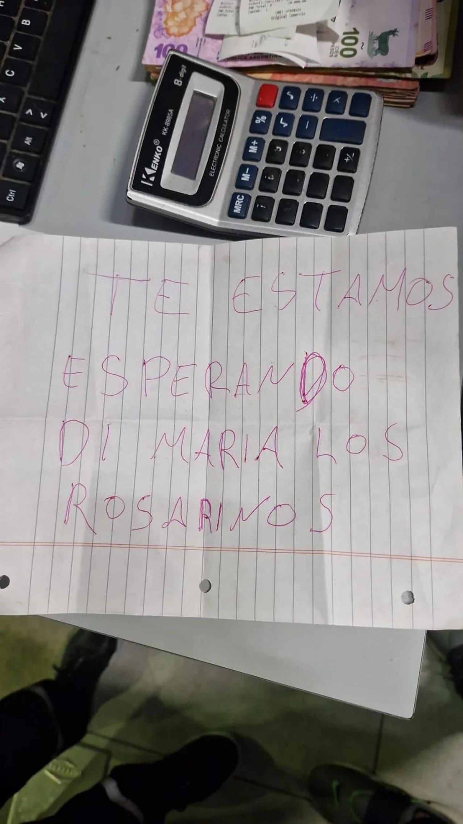 Balearon una estación de servicio en Rosario y dejaron otra amenaza a Ángel Di María