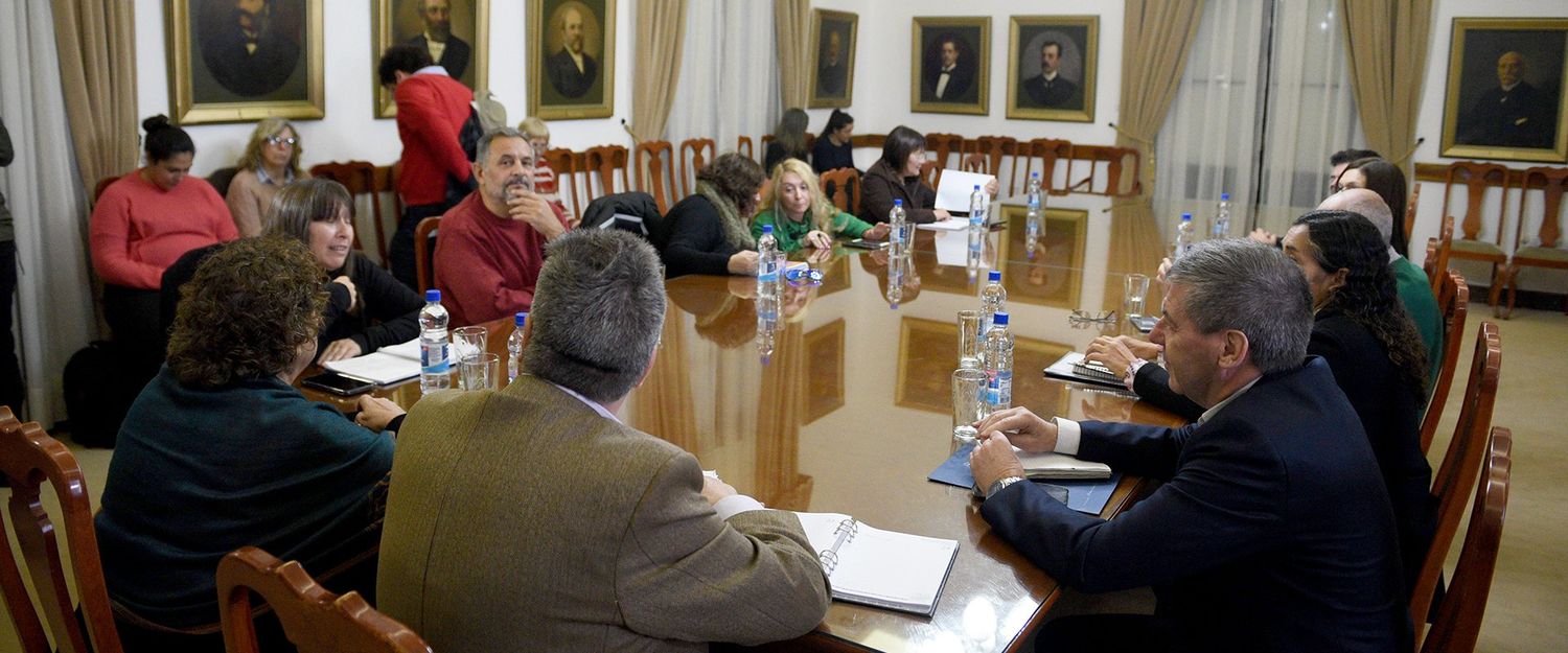La provincia y los gremios estatales avanzan con un nuevo aumento para proteger los salarios ante la inflación