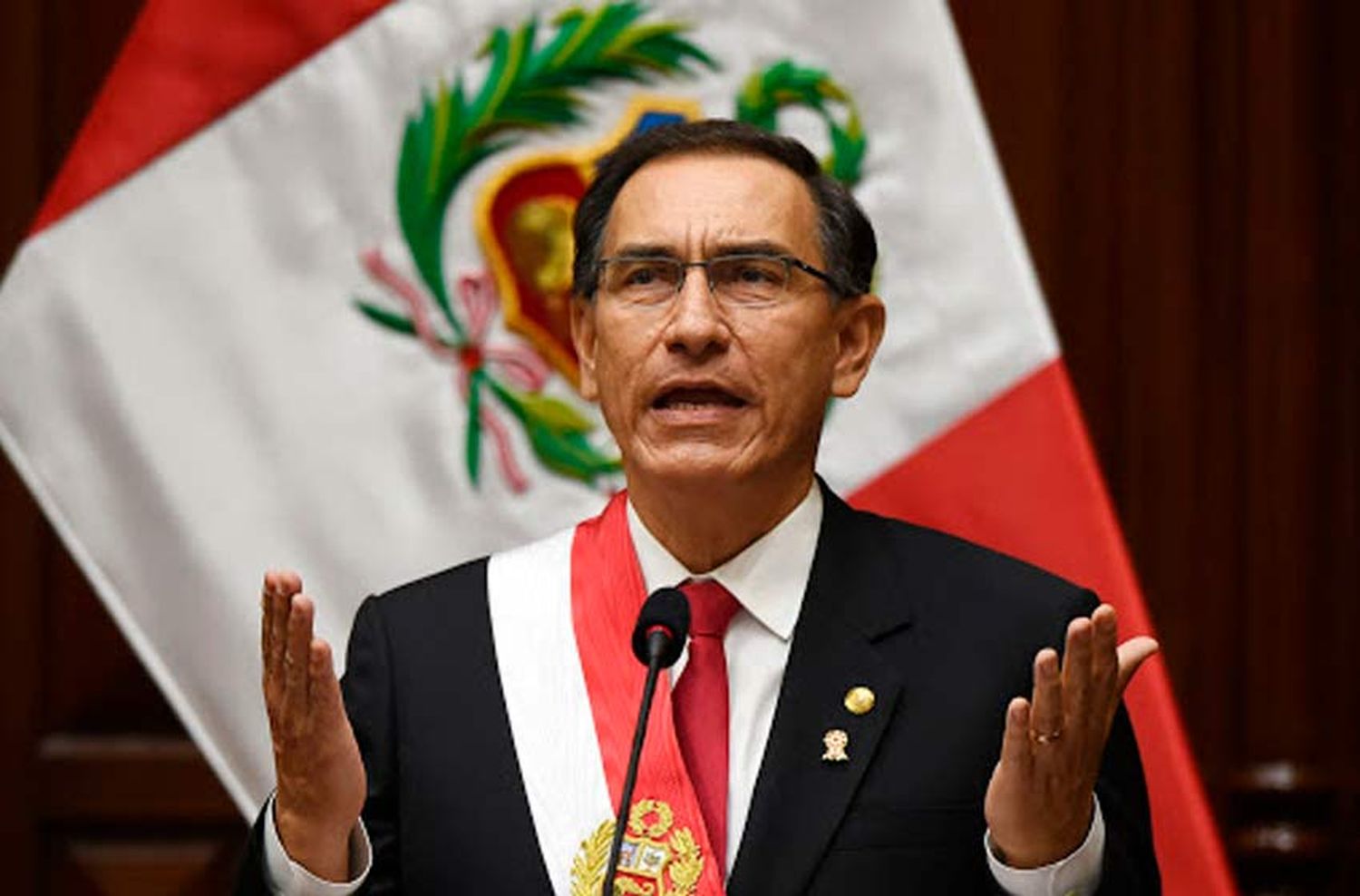 A cinco meses de las elecciones, el Congreso de Perú destituyó al presidente Vizcarra