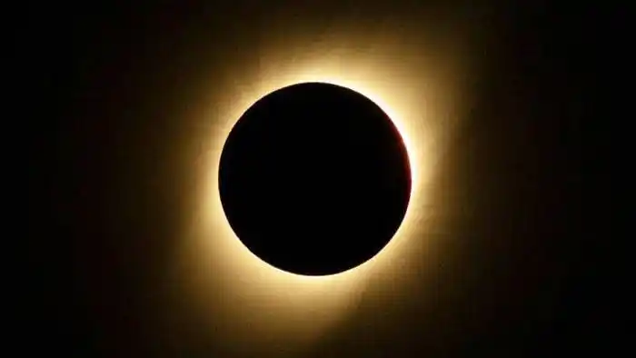 Las estrellas y los planetas aparecieron en el mediodía de Piedra del Águila