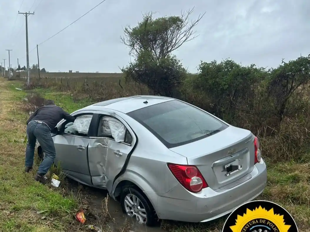 Accidente en Ruta Provincial 35: un conductor chocó contra una columna de alumbrado en Ramírez