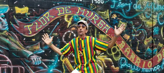El murguero Dardo Casal, fue homenajeado con un mural en la plaza Luis Alberto Spinetta