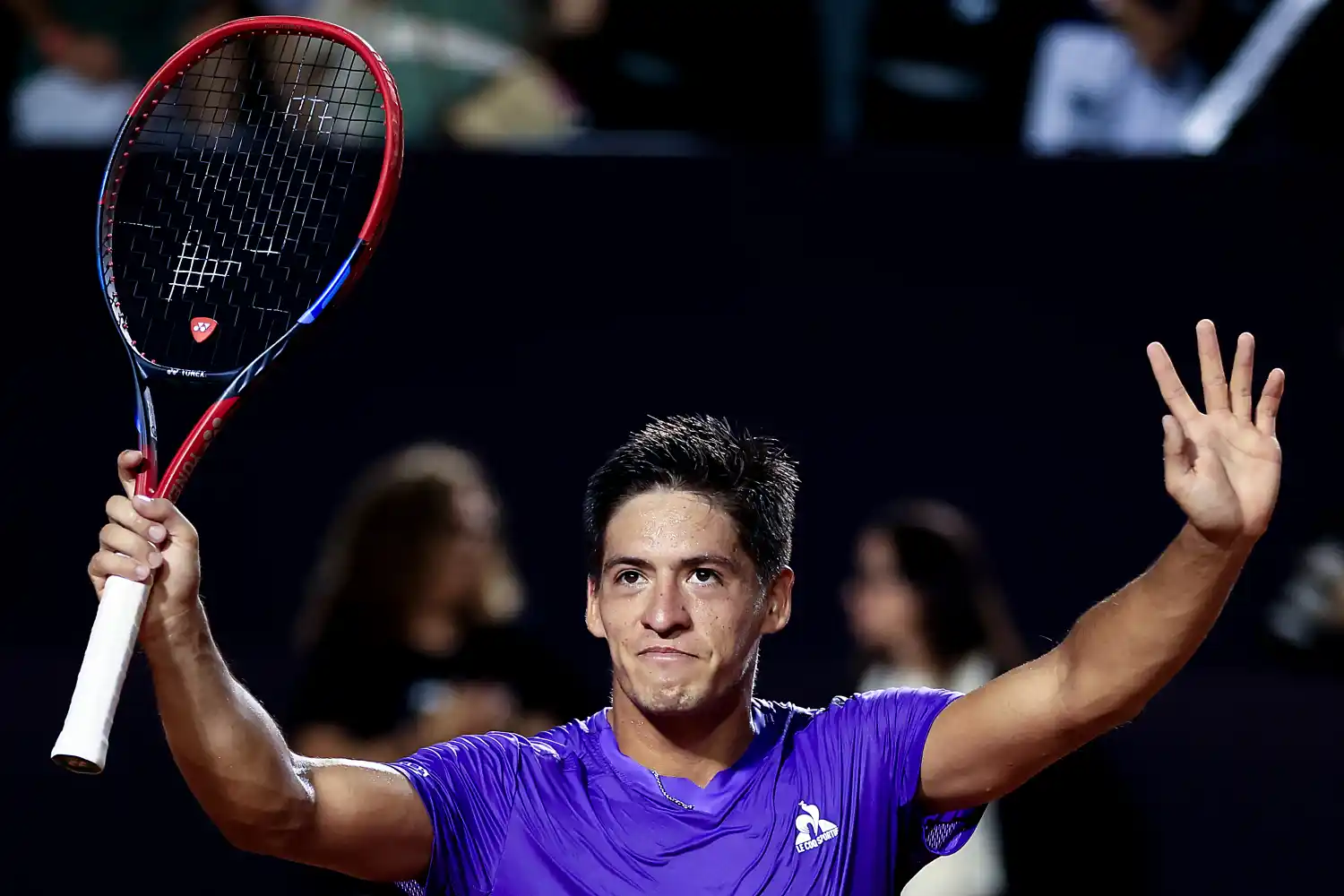 Báez prolongó su buena racha venciendo a Fognini