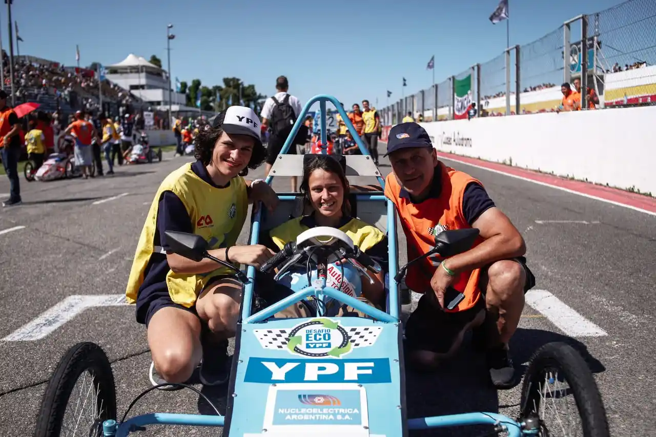Abrió la inscripción para el concurso de Becas de Desafío Eco YPF destinado a escuelas secundarias