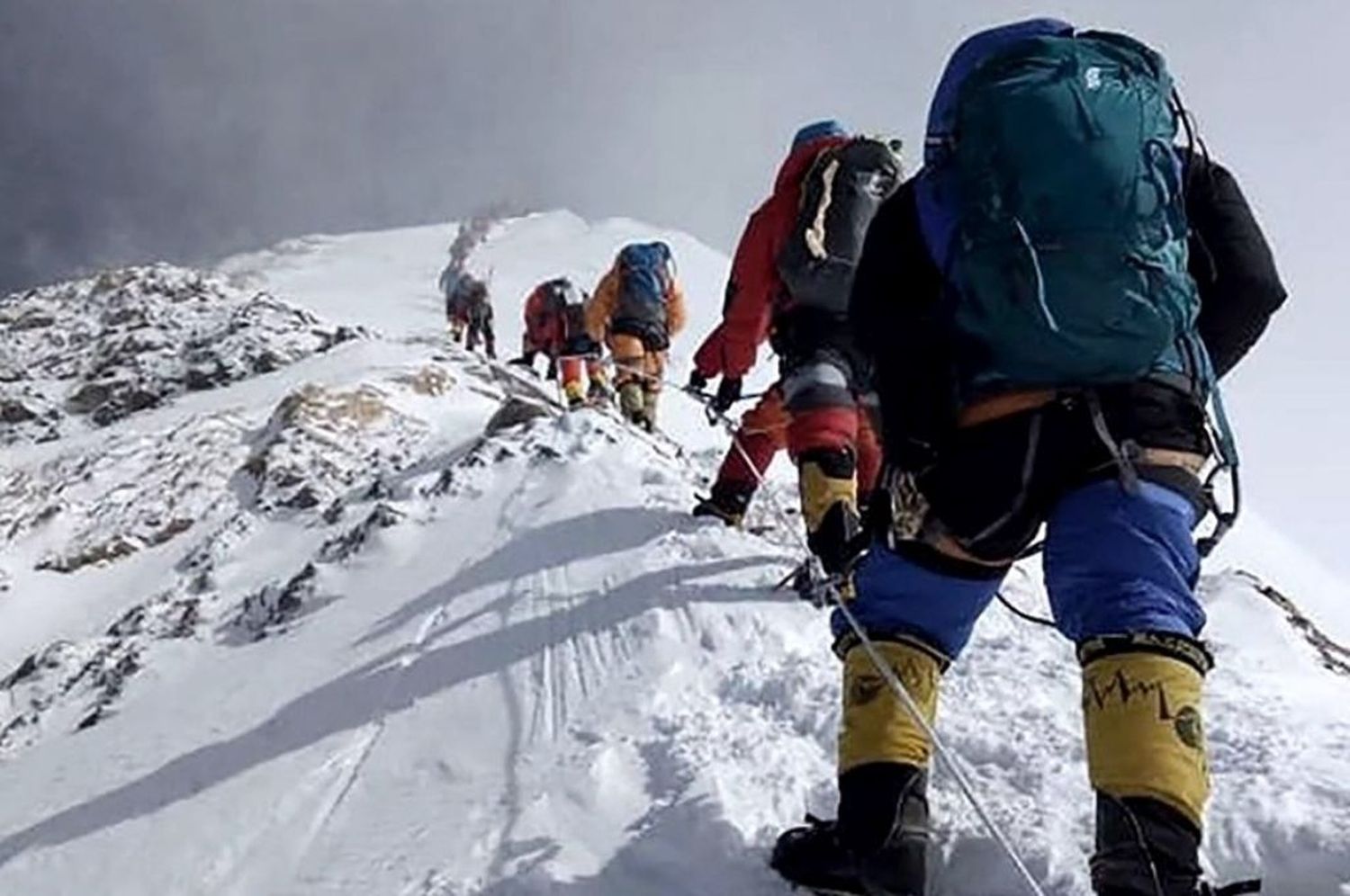 China planea demarcar la frontera en la cima del Everest