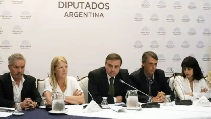 Acuerdo con el Correo: la oposición citó a Franco Macri y Oscar Aguad al Congreso   