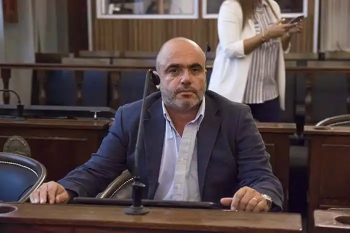 Gastón Bagnat presentó un proyecto para  crear Programa Provincial de Oncopediatría