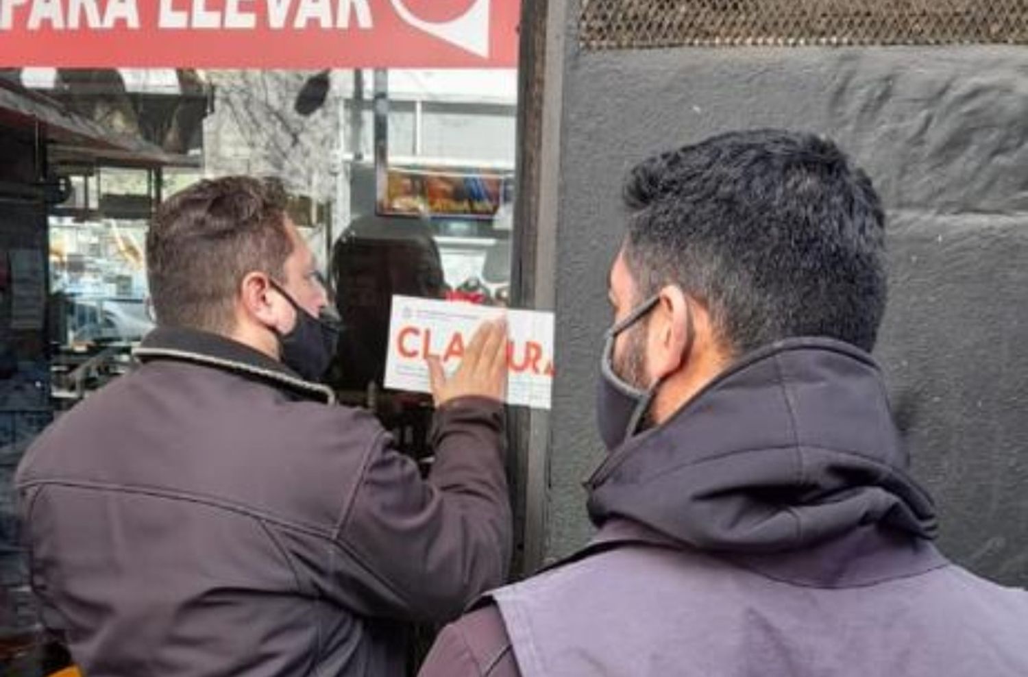 Clausuraron un restaurante y decomisaron mercadería