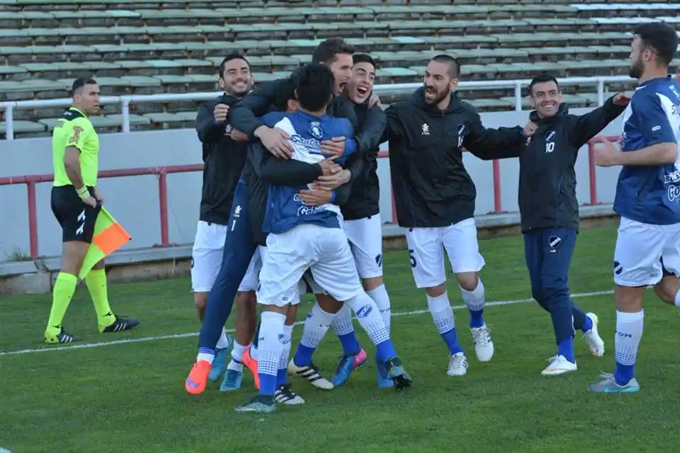 Alvarado se tomó revancha y goleó en el Minella