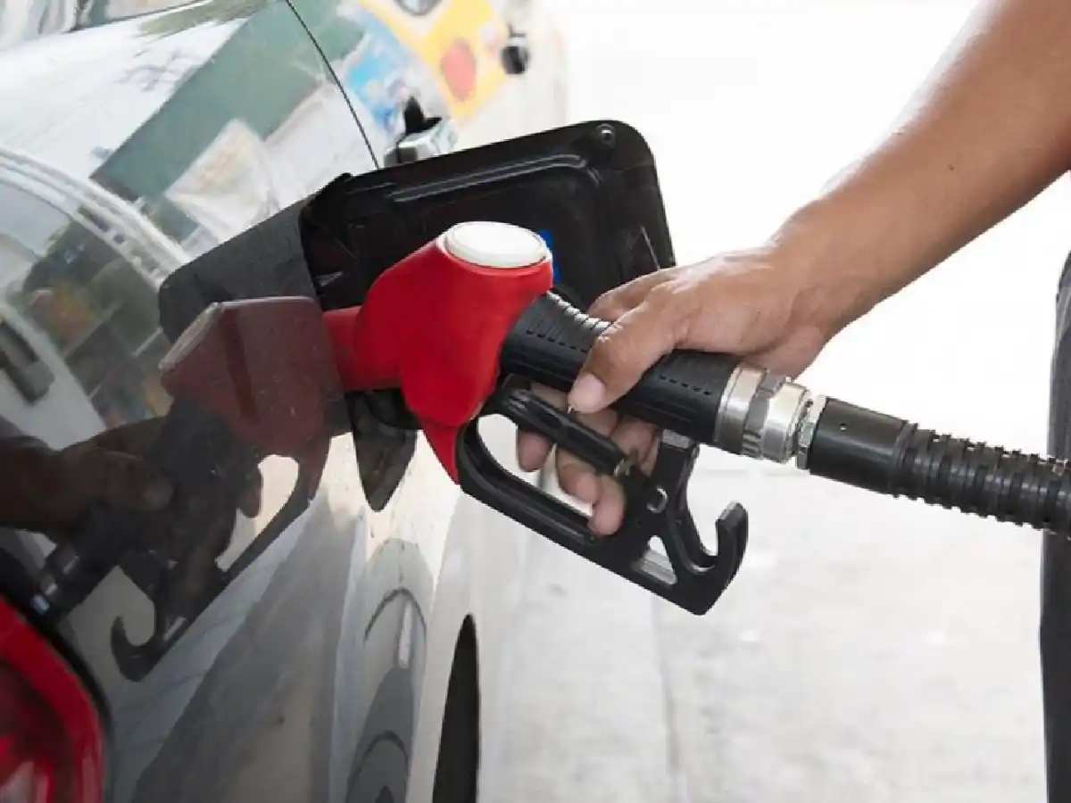 El próximo lunes suben las naftas y el gas