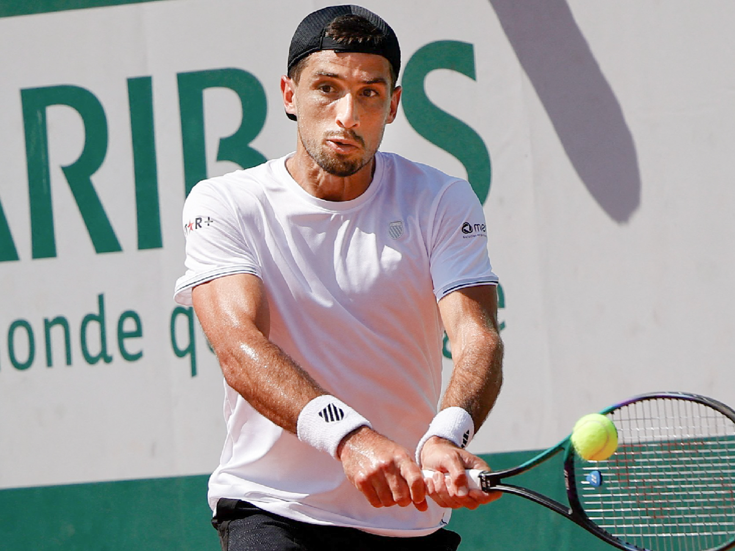 Roland Garros: batacazo de Cachín ante Thiem y triunfo de Schwartzman