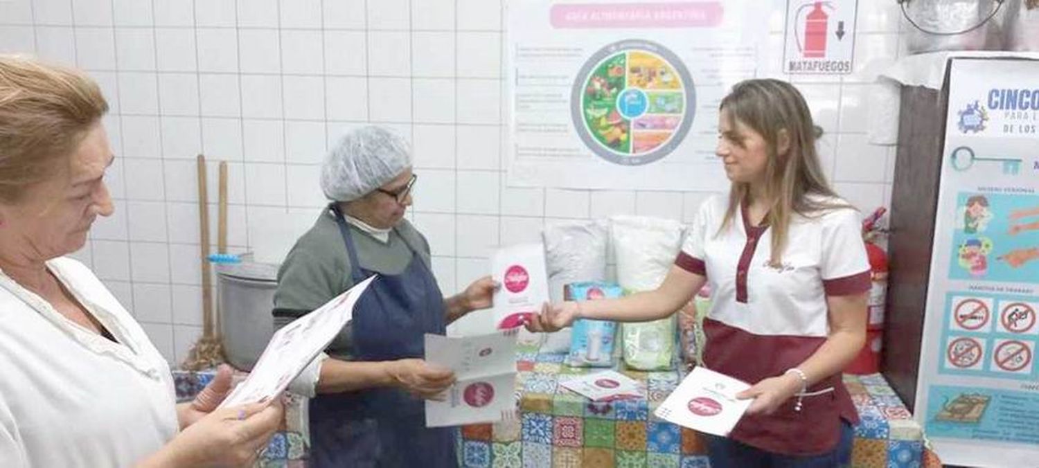 Nutriendo hábitos: capacitaron
a cocineras de escuelas