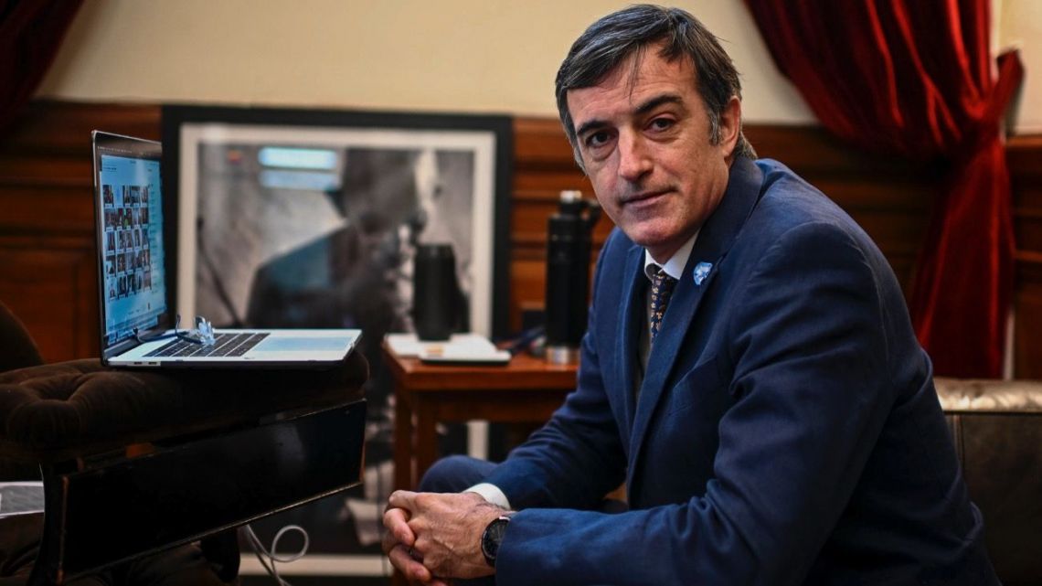 Esteban Bullrich dio su mensaje tras la muerte de Martín Carrizo, que sufría ELA
