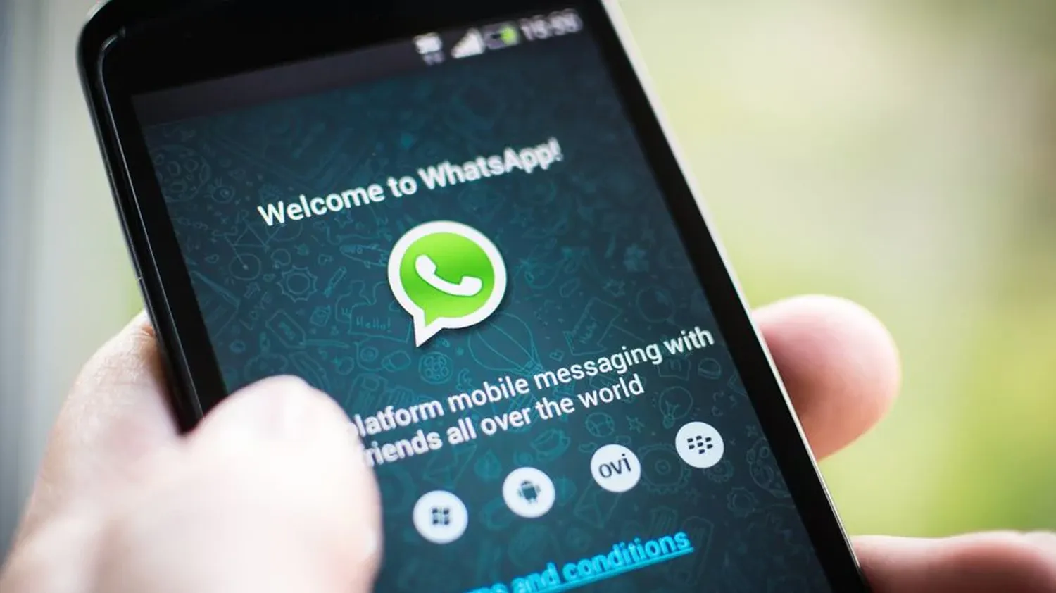 Se cayó WhatsApp a nivel mundial y se multiplican las quejas en las redes