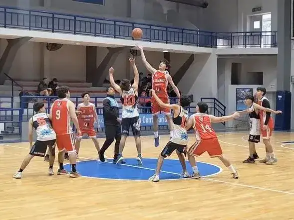 Capital define clasificados
en básquet sub 15 y sub 18