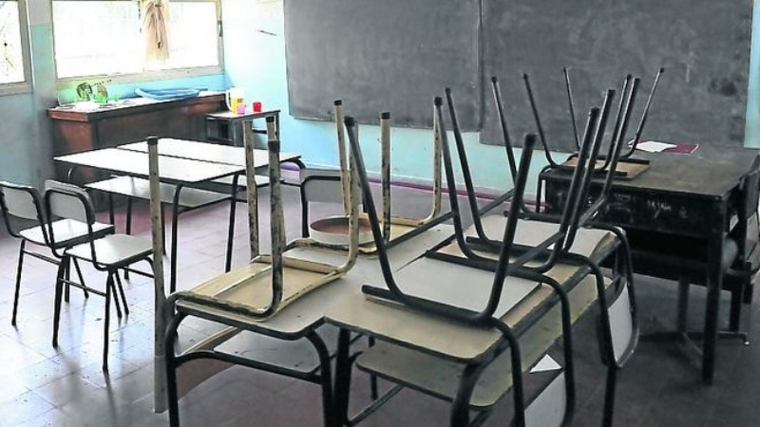 Docentes bonaerenses iniciaron un paro de 48 horas con una alta adhesión en Tandil