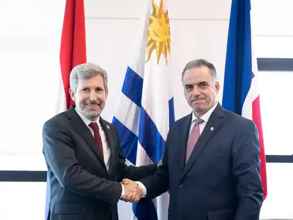 Frigerio se reunió con el presidente de Uruguay para plantear la preocupación por la instalación de la planta de hidrógeno frente a Colón