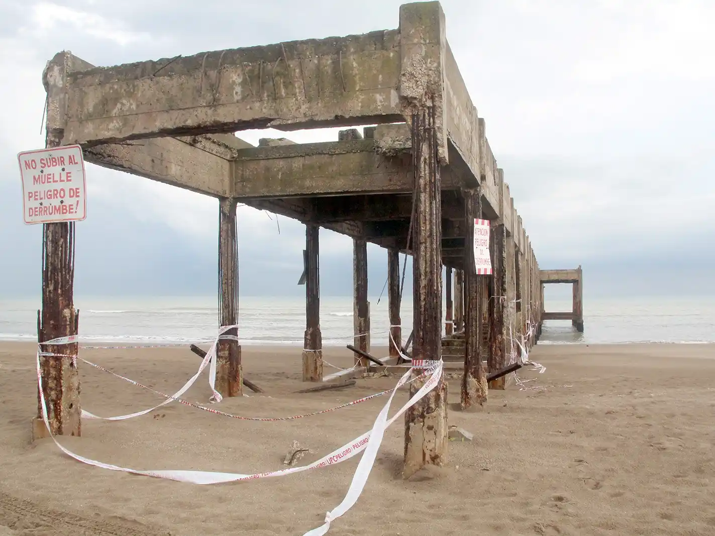 El muelle de pescadores. Abandonado desde hace décadas