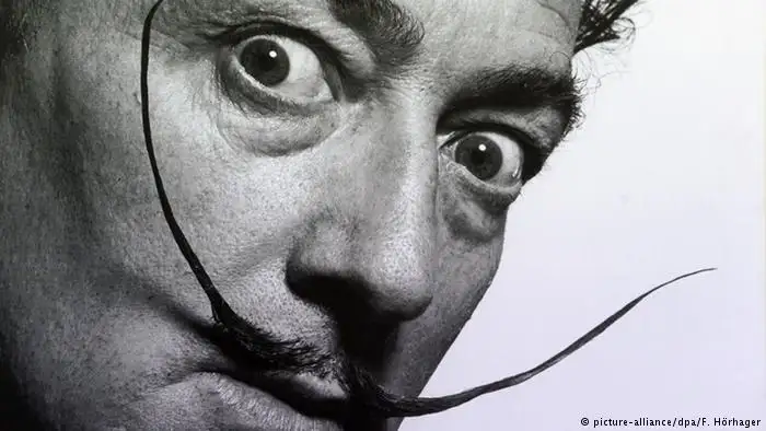 Ordenan exhumar cadáver de pintor español Dalí