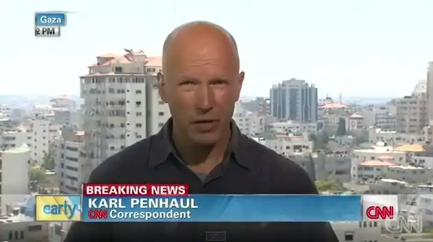 Gaza: Un periodista de la CNN estaba al aire y cayó una bomba a sus espaladas 