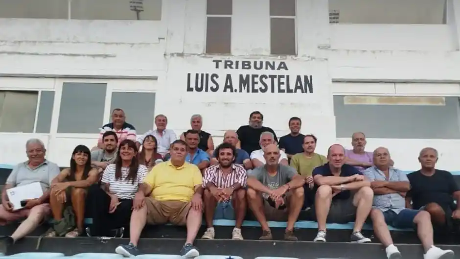 FOTO LIGA TANDILENSE DE FÚTBOL Parte de la dirigencia, en el estadio San Martín.