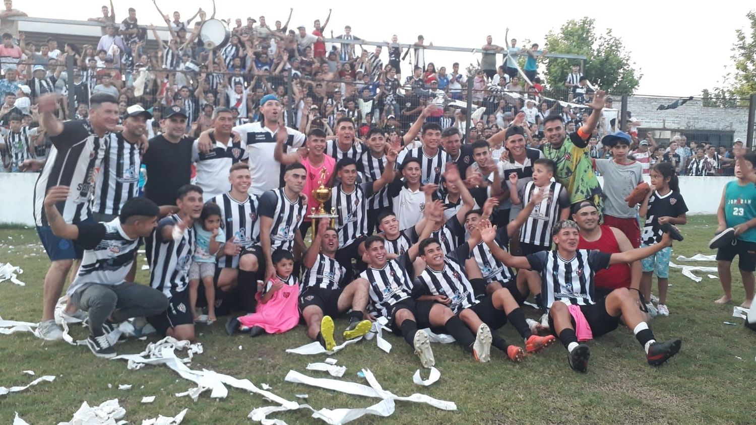 "El Globo", el club más ganador de la Liga Verense, sumó otra estrella.