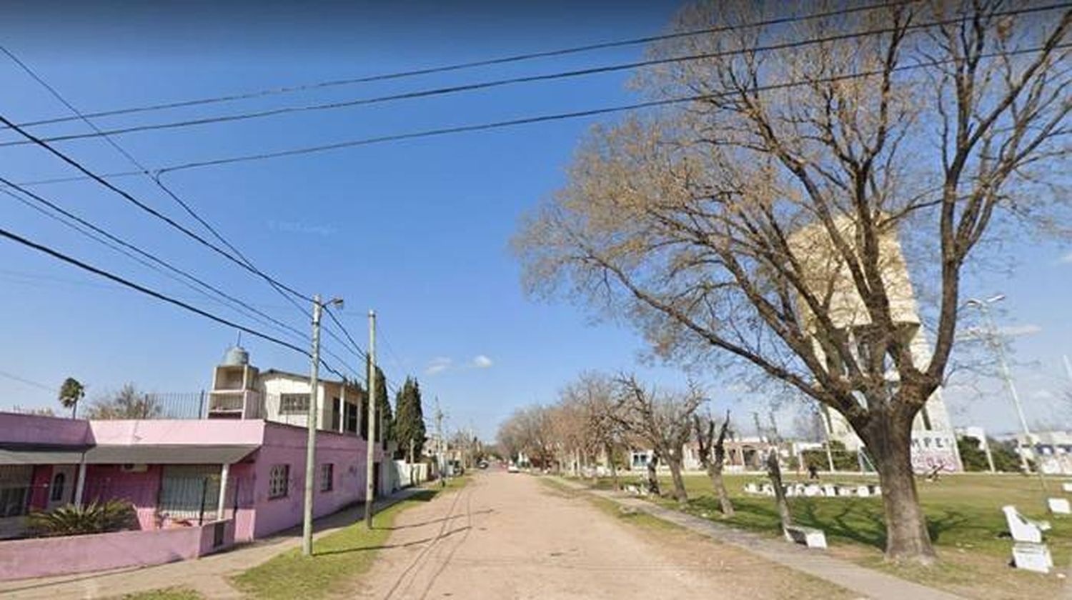 Un policía le disparó a dos motochorros que intentaron robarle con un arma de juguete