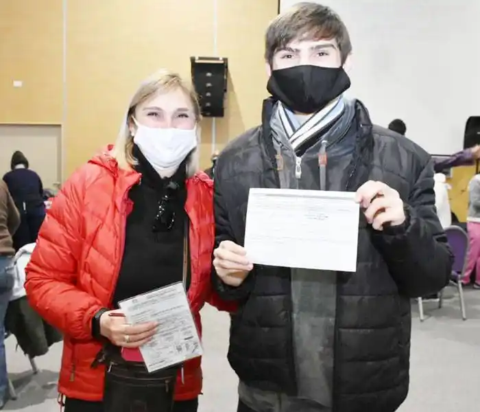 COVID-19: Comenzó la vacunación a menores de edad 