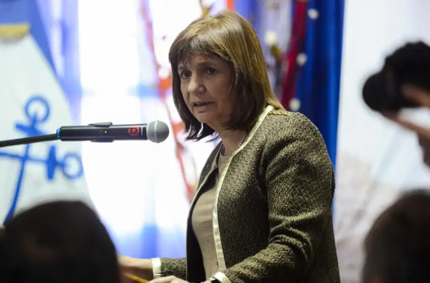 Bullrich: "Ya recibimos 85 llamados relacionados con los cuadernos"