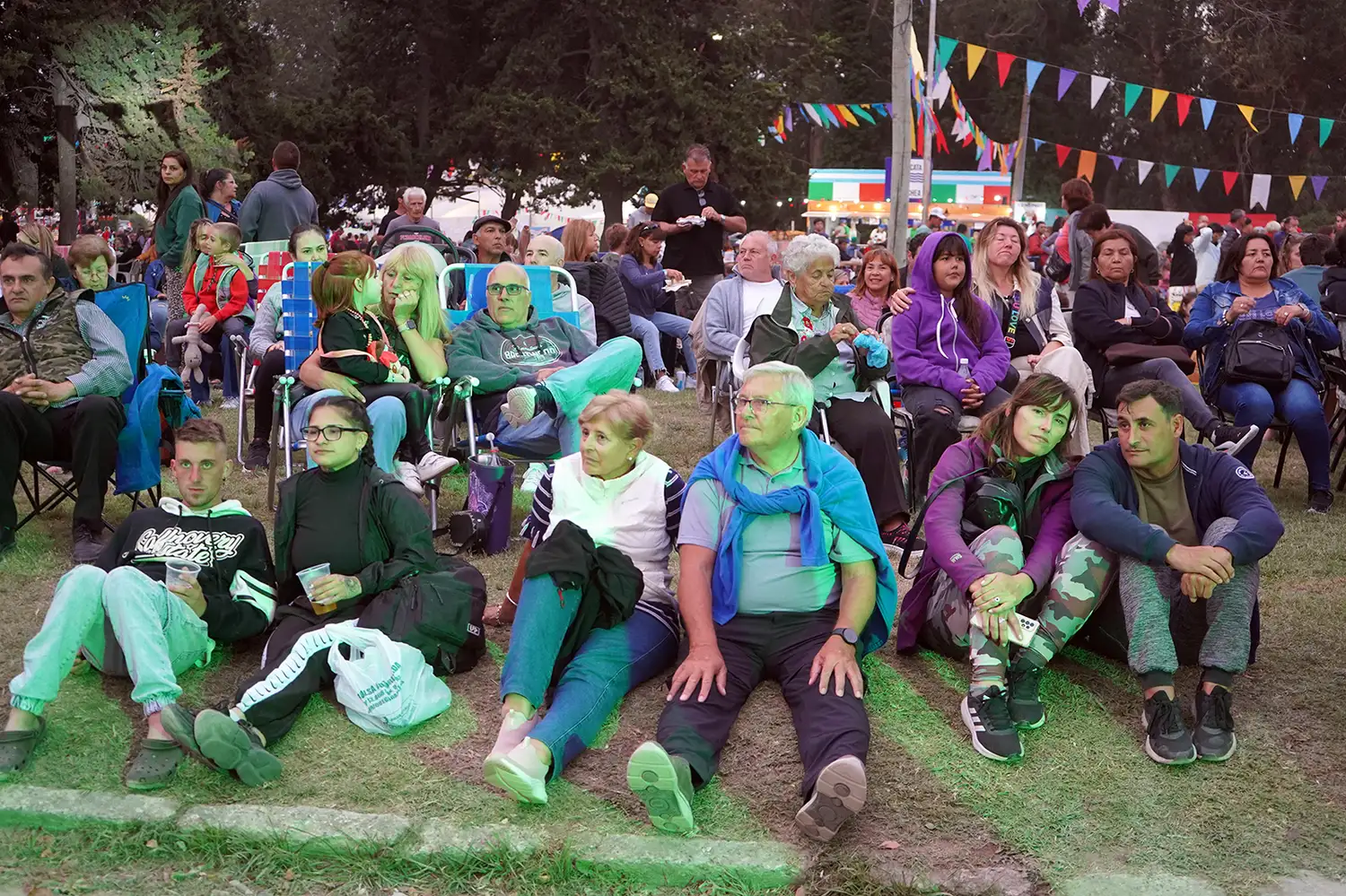 Mucho público. Disfrutó de los espectáculos en la Feriaasturianos