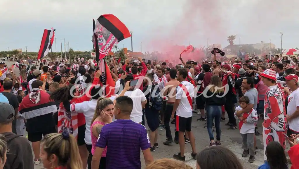 La Rambla se tiñó de rojo y blanco