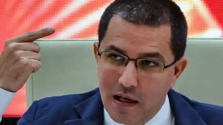 Arreaza: sin las sanciones, Venezuela hubiera comprado las vacunas que necesita