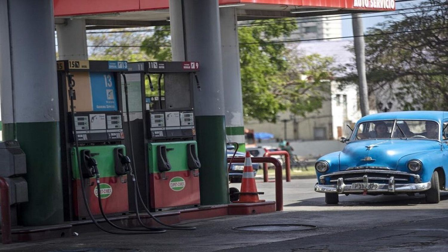 ¡Y LA CULPA ES DE VENEZUELA! Cuba suspende desfile del primero de mayo por falta de GASOLINA