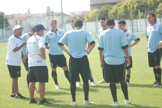 Juventud Unida le ganó a Atlético Tala por 3 a 1