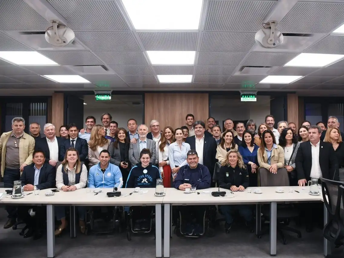 La iniciativa también crea el Consejo Federal para el Alto Rendimiento Deportivo (COFARD) y establece un Plan Federal de Desarrollo.