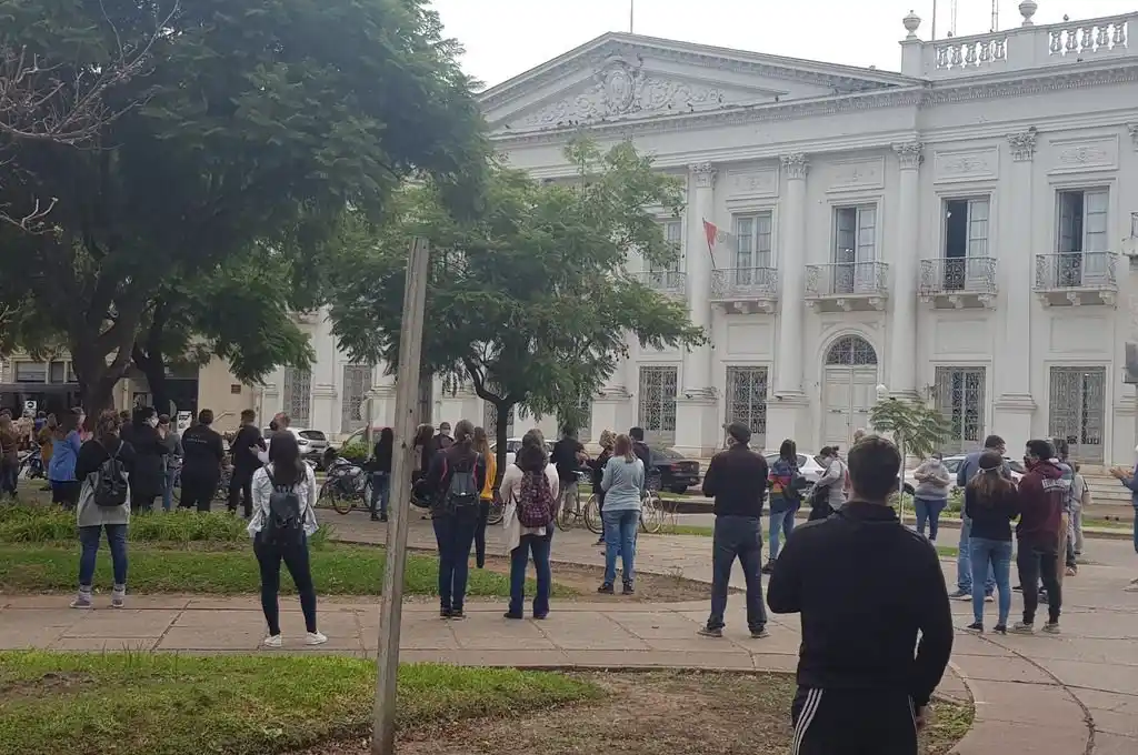 En Esperanza y Rafaela salieron a pedir por la vuelta a los trabajos