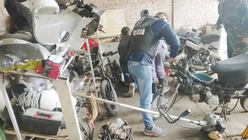 La Policía desarticuló un desarmadero de motos