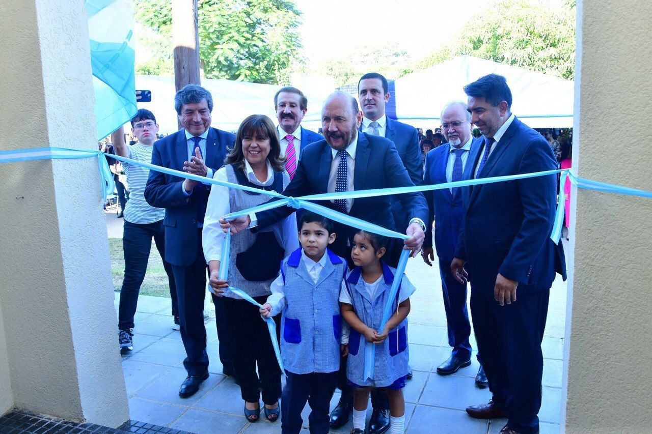 El Gobernador inauguró en Clorinda la EJI N°18 y el Playón Deportivo Municipal