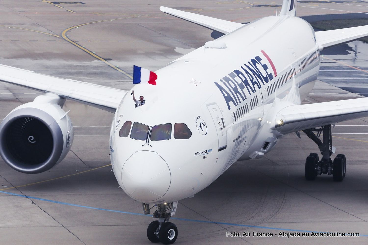 Pese a la ayuda estatal, Air France busca reducir 7500 puestos de trabajo