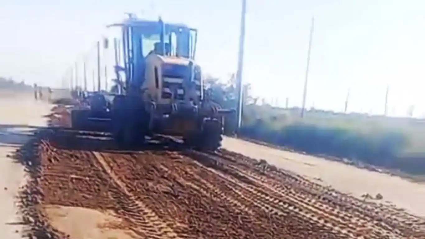 Avanzan los trabajos de ripio en varias calles de la ciudad