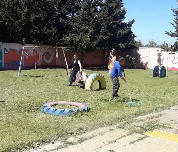 Jornada en el Jardín N° 918 para acondicionar el establecimiento