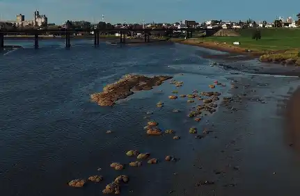 Fuerte bajante del río Quequén