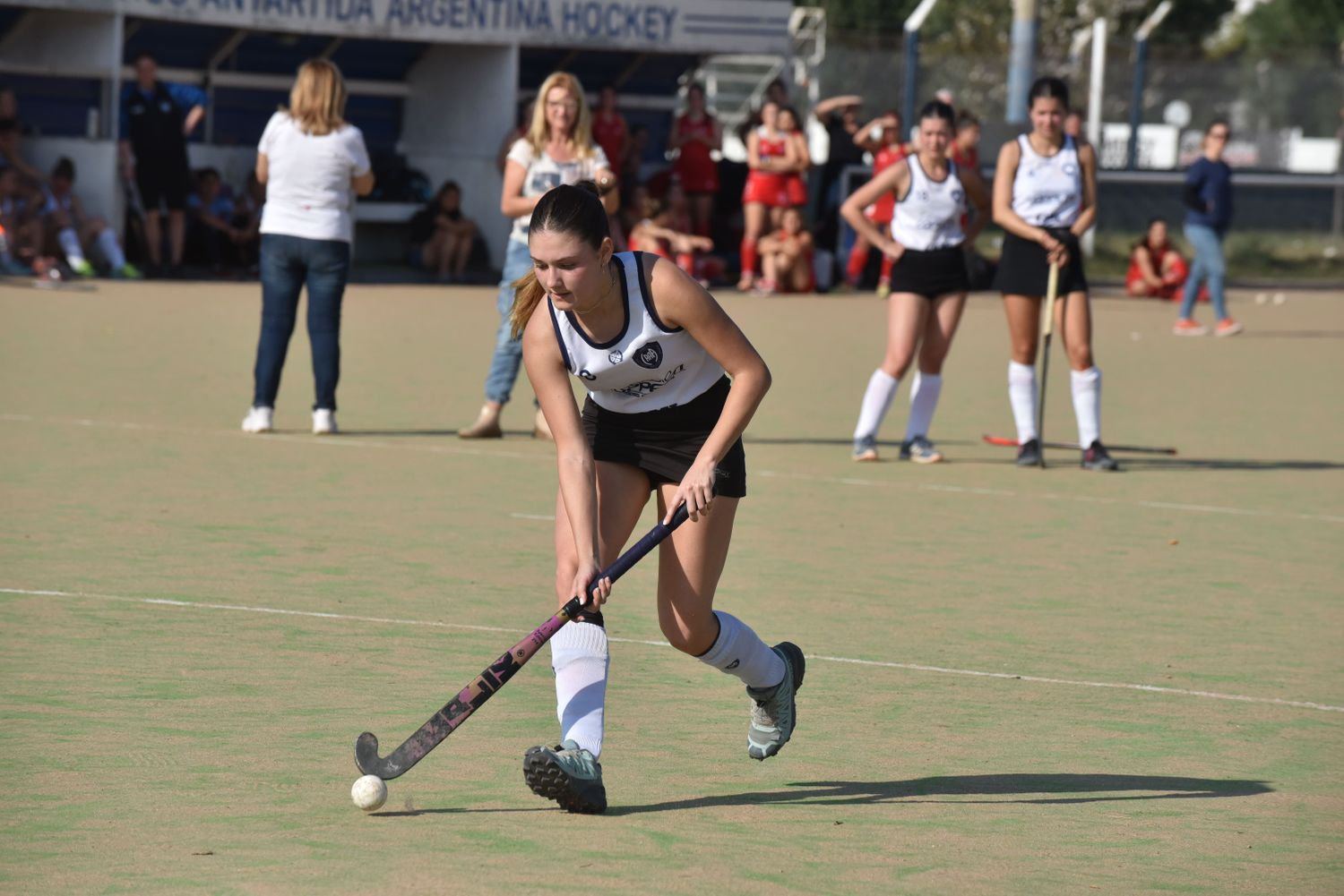 Antártida venció a Jockey Club por penales.